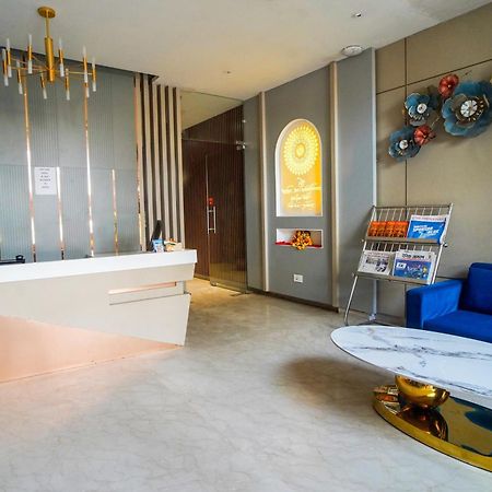 Familia Hotel And Banquets Lucknow Eksteriør bilde